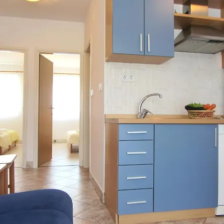 Apartment Luna Tisno