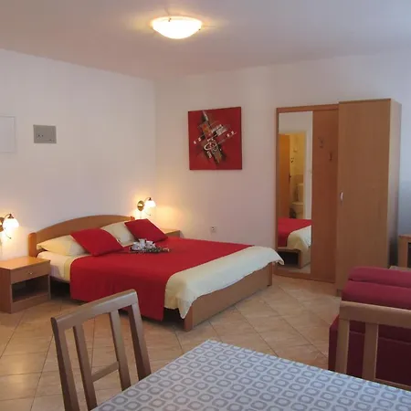 Luna Apartment *