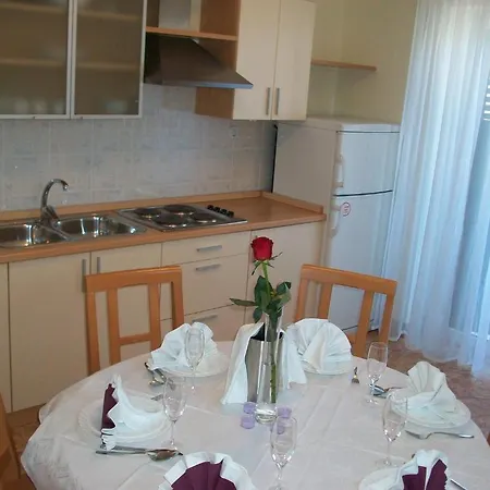 Apartment Luna Tisno
