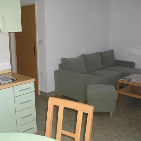 Luna Apartment Tisno