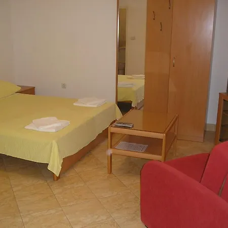 Luna Apartment *